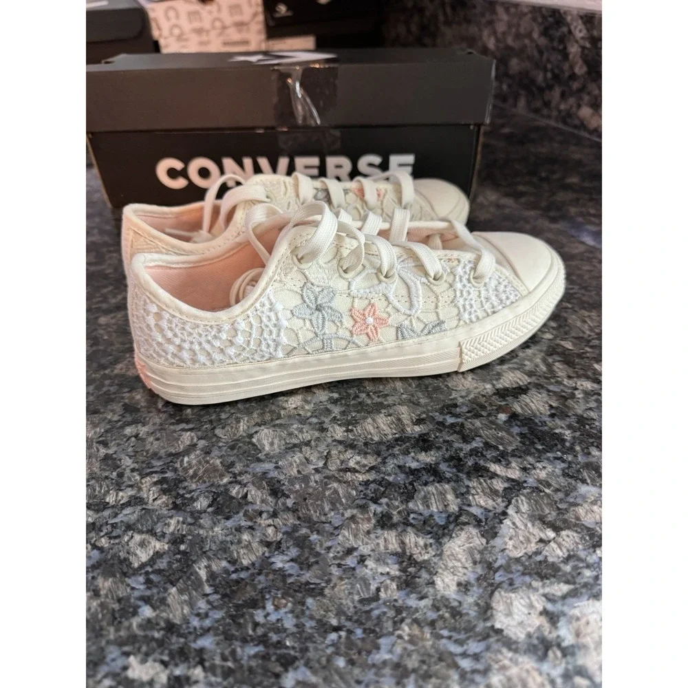 Converse‎ Chuck Taylor All Star Festival Crochet Low-Top Sneaker Size Kids 2